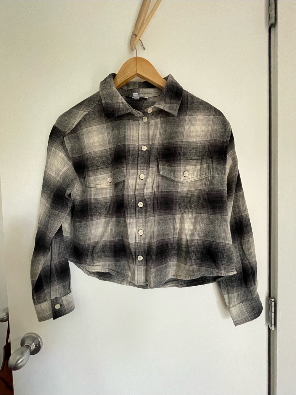 Black & White Plaid Cropped Button-Up Shirt